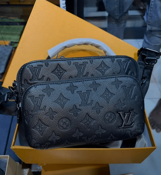 Sac à bandoulière Louis Vuitton noir