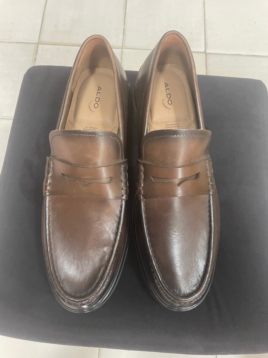 Chaussures en cuir marron élégantes