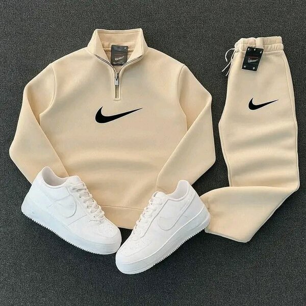 Ensemble de jogging Nike beige