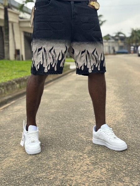 Short en jean flammé
