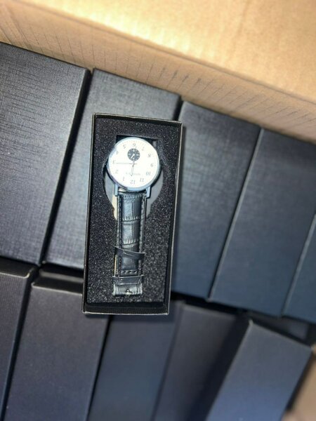 Montre femme luxe en cuir