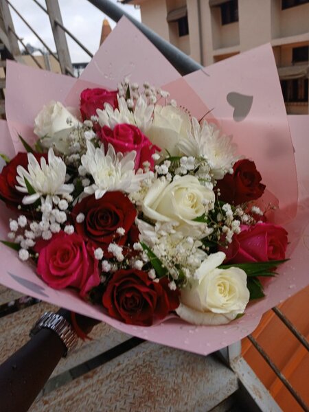 Bouquet de roses multicolores