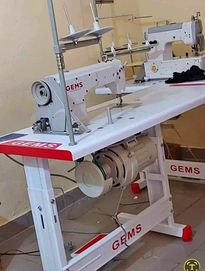 Machine à coudre industrielle Gems