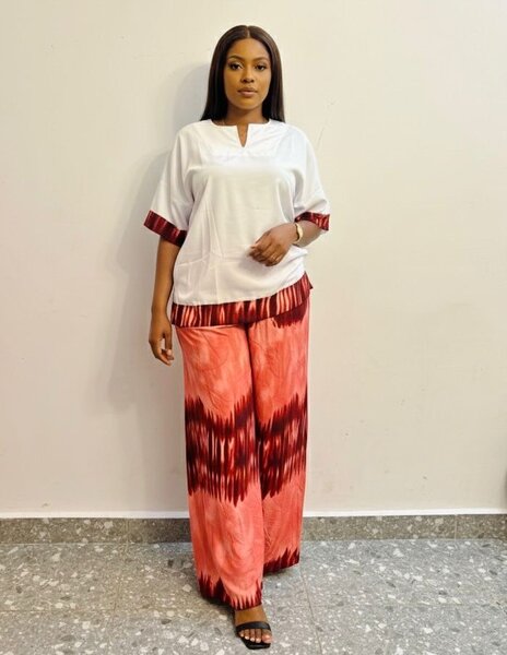 Ensemble pantalon et haut chic