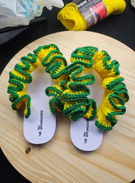 Scrunchies crochet en fil jaune et vert