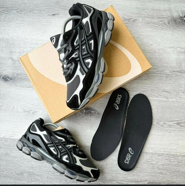 Baskets de course ASICS