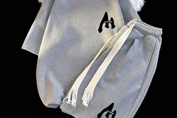 Ensemble survêtement et sweat