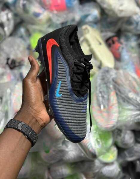 Chaussures de Football Légères