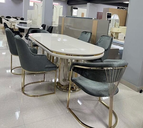 Table à manger moderne élégante