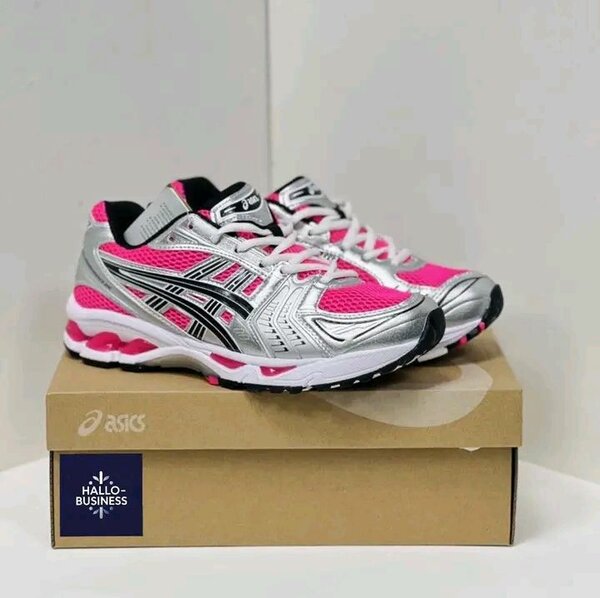 Chaussures ASICS pour femme - blanc rose