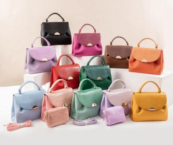 Sac à main en cuir coloré