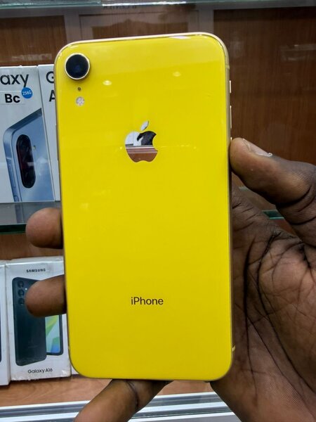 iPhone XR Jaune 64 Go