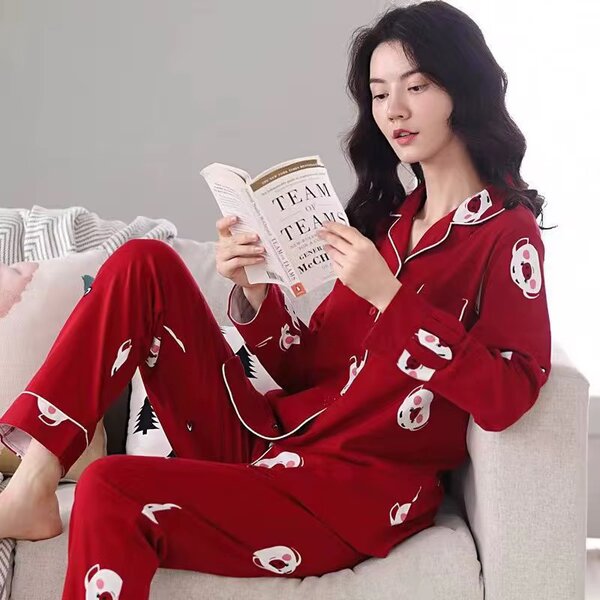Pyjama rouge à motifs pandas