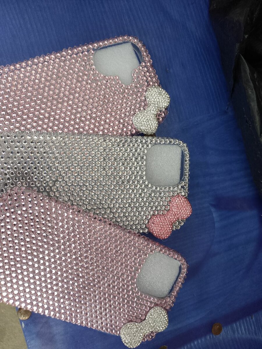 Étui iPhone strass luxe