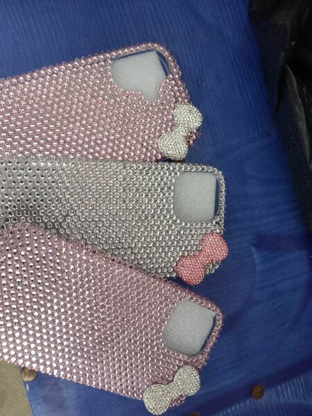 Étui iPhone strass luxe