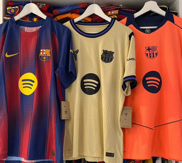Maillots de football authentiques