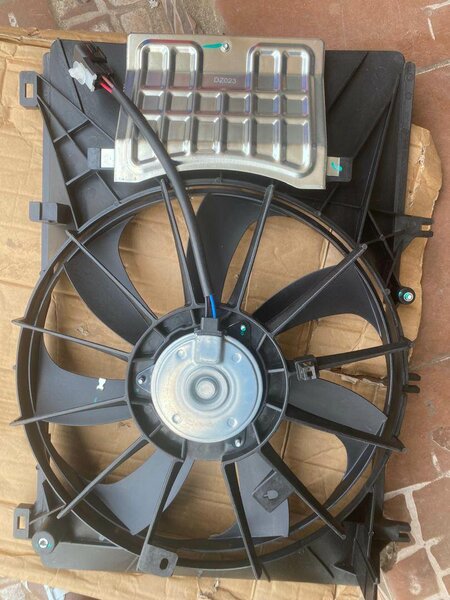 Ventilateur de refroidissement auto