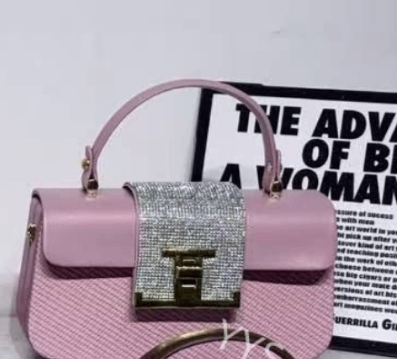 Sac à main rose élégant