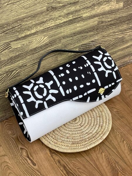 Pochette ethnique élégante