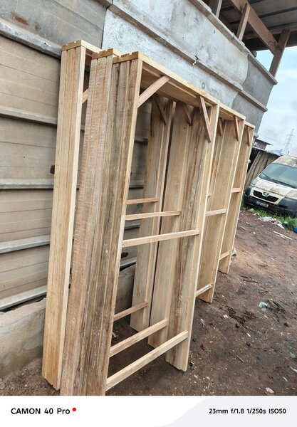 Cadres en bois robustes