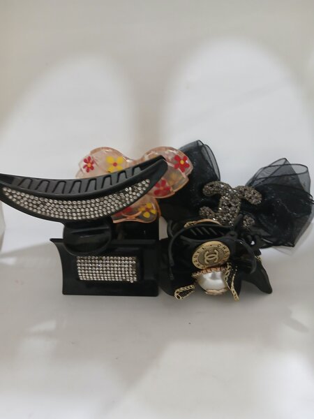 Pinces à cheveux élégantes