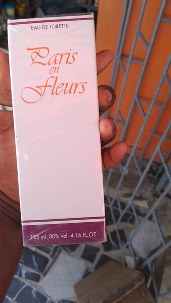 Eau de Toilette Paris en Fleurs