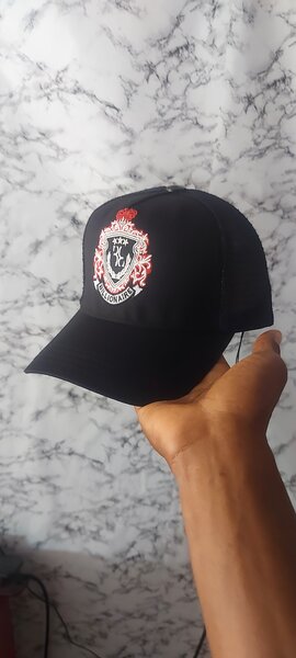 Casquette brodée chic