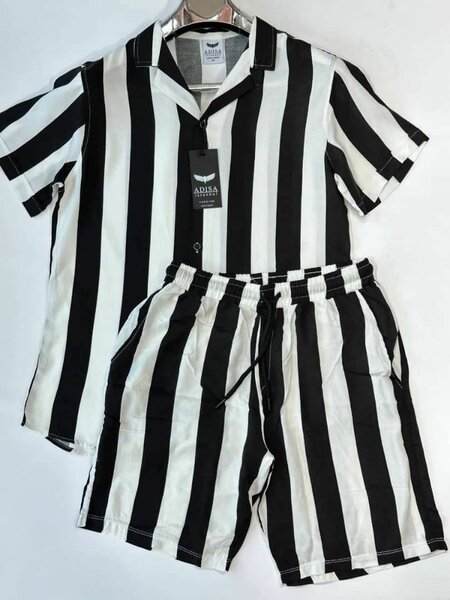 Ensemble rayé noir et blanc