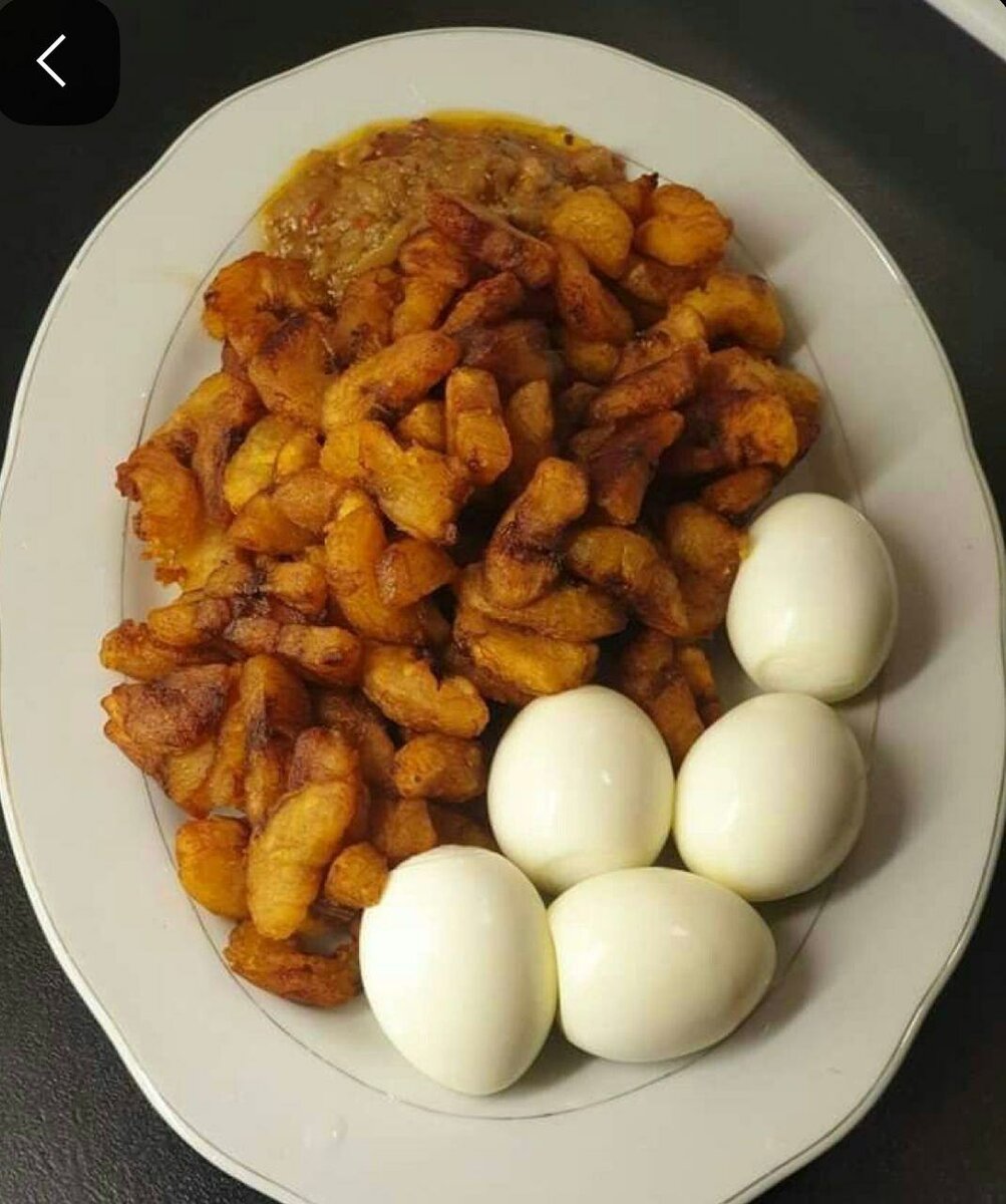 Friture de plantains et œufs