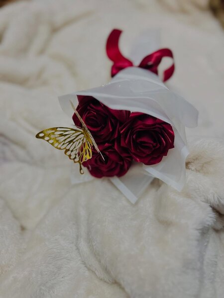 3 Fleurs en soie rouges