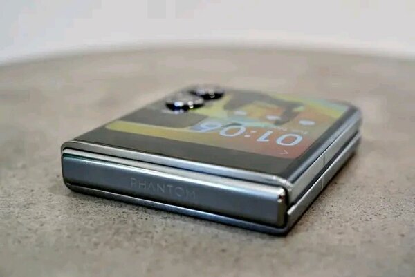 Tecno Phantom Smartphone pliable