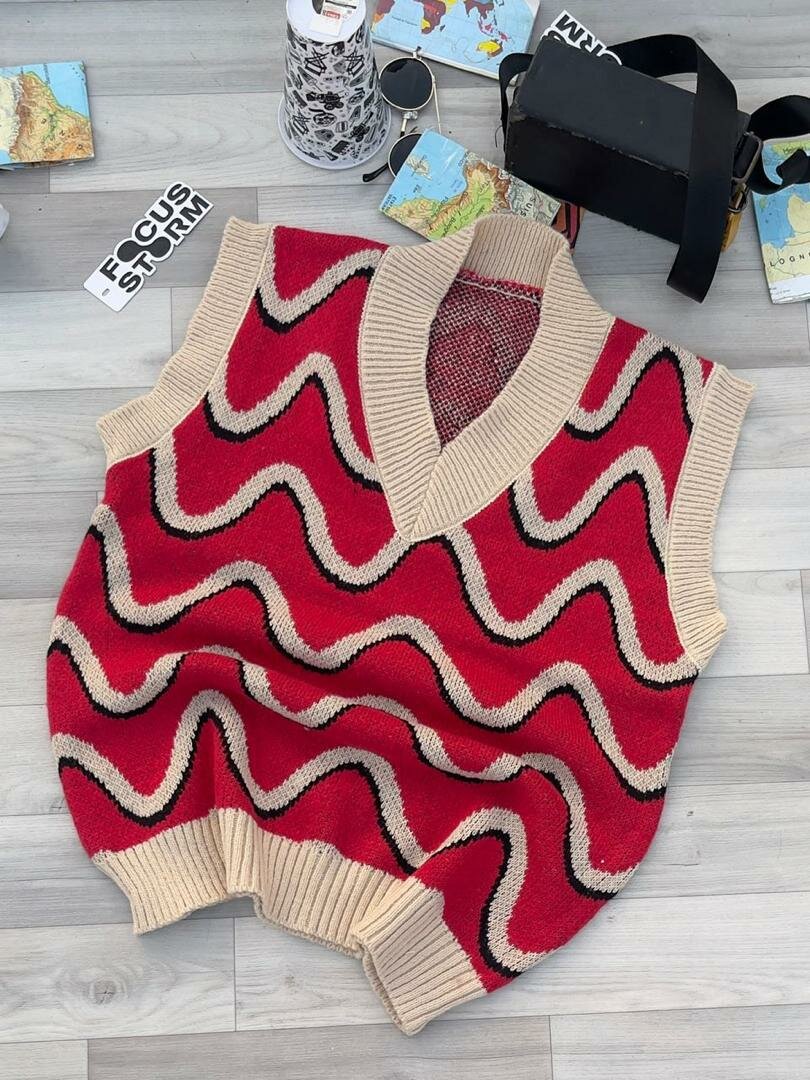 Pull en laine rouge cœur
