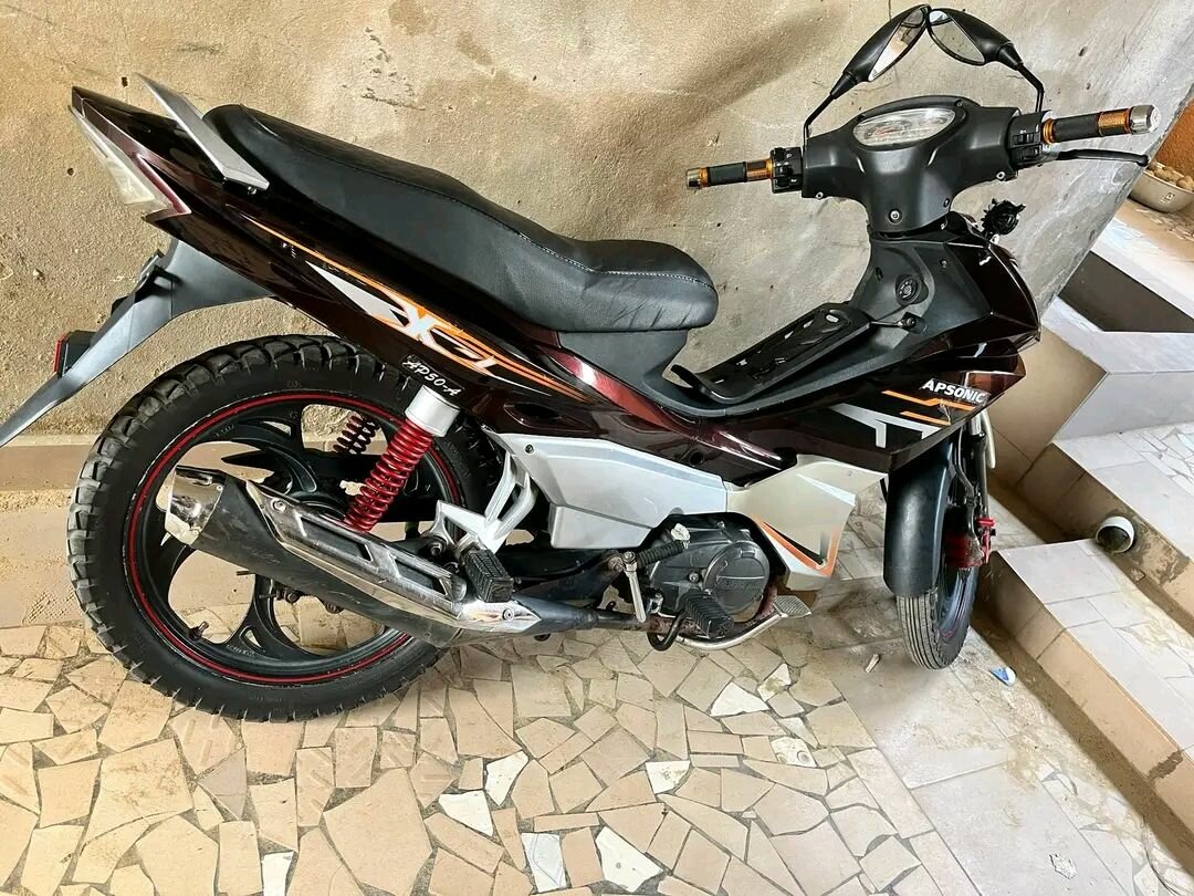 Scooter Apsonic sportif élégant