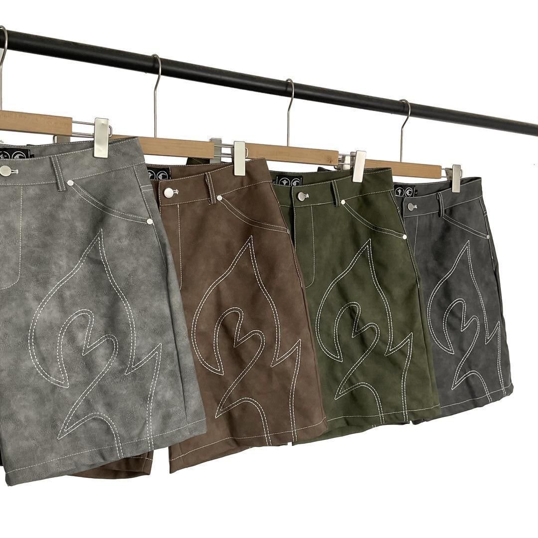 Shorts en cuir pour hommes élégants