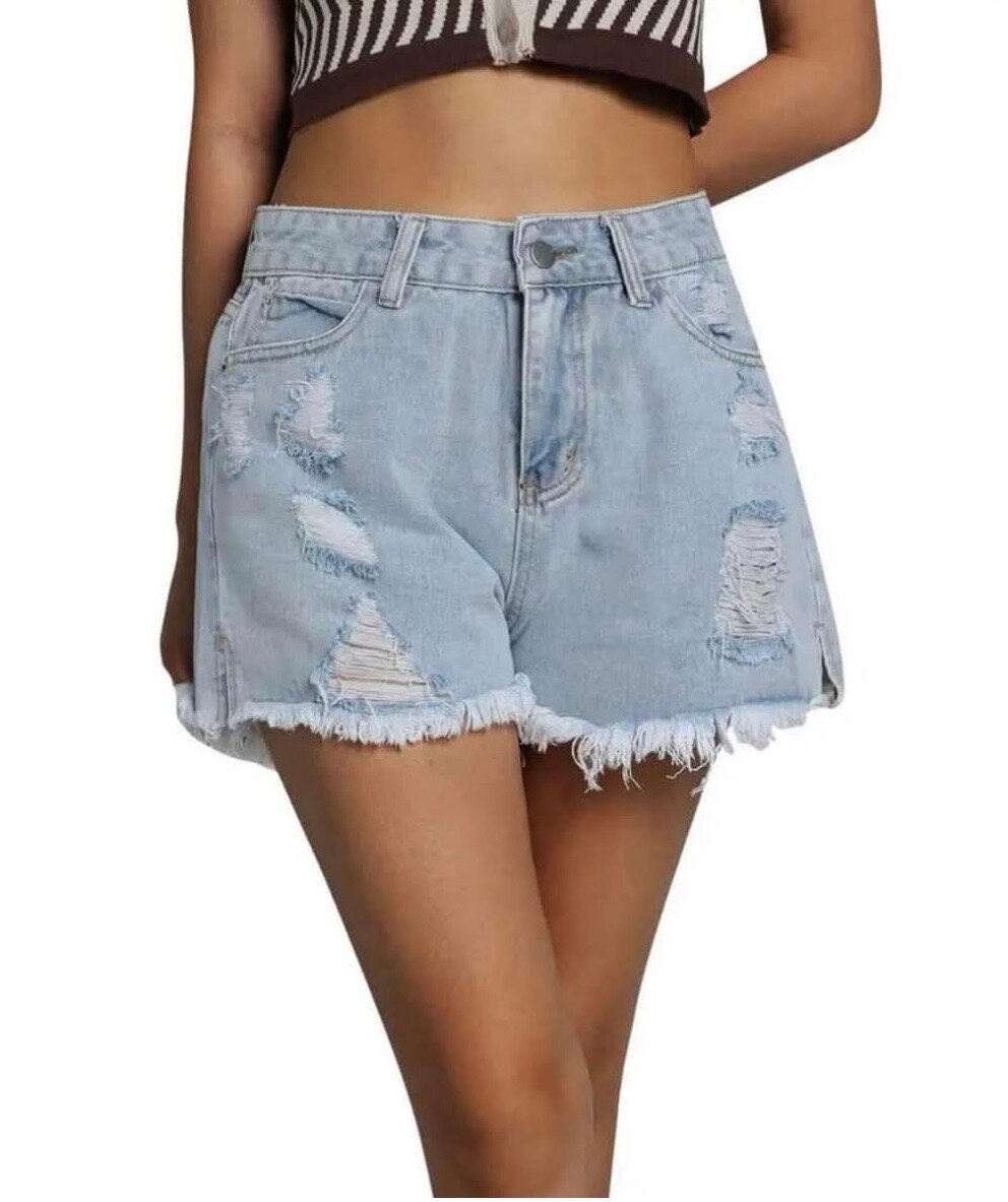 Shorts en jean déchiré tendance