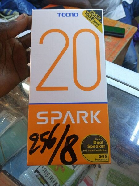 Smartphone Tecno Spark 20