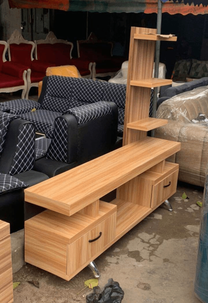 Meuble TV en bois avec étagères