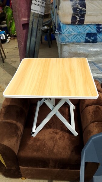 Table pliante en bois moderne