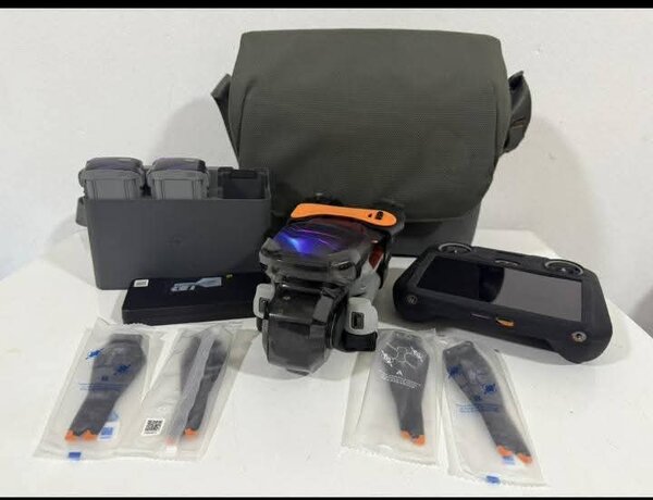 Drone pliable avec accessoires