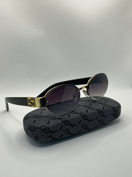 Lunettes de soleil plus coffre