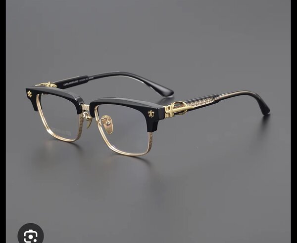 Lunettes de vue noires et dorées