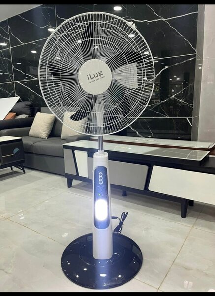 Ventilateur sur pied moderne