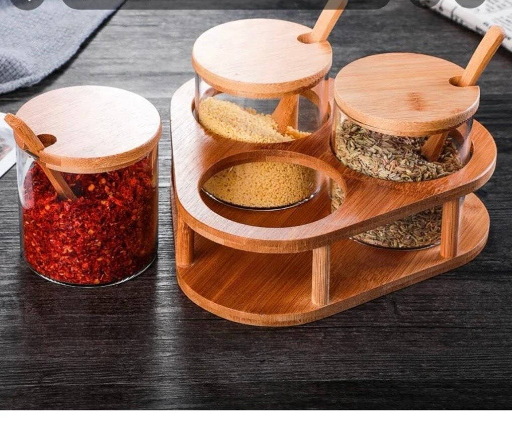 Ensemble de pots à épices en bois