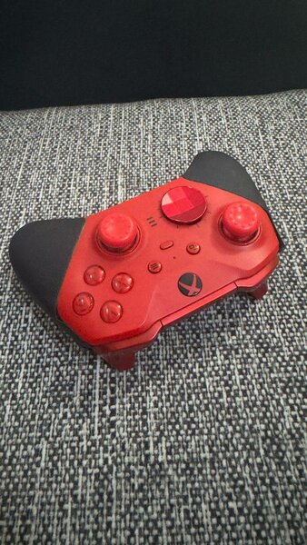 Manette Xbox rouge pour gamer
