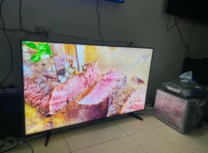 Téléviseur LED grand écran