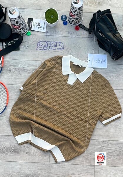 Polo en tricot beige élégant