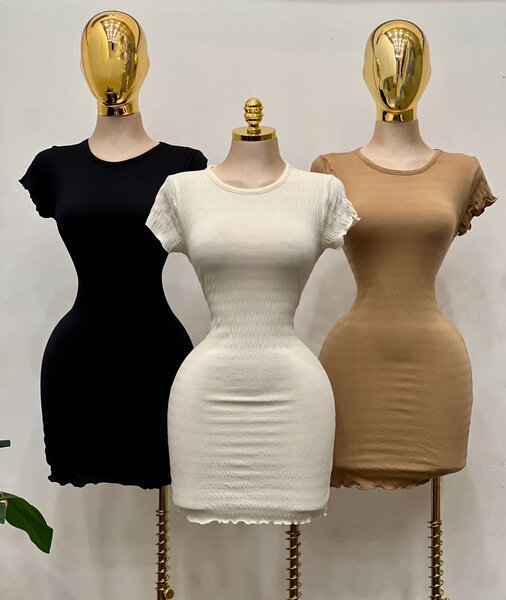 Robe moulante mini classique