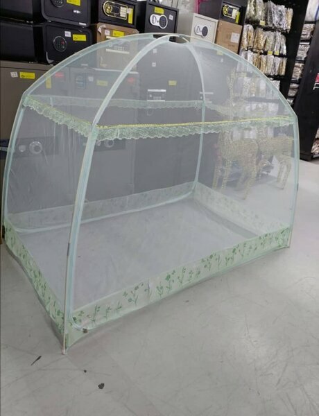 Moustiquaire auto-déployante