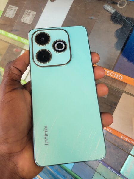 INFINIX HOT 40i 128 Giga