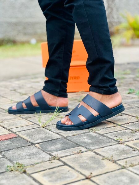 Sandales plates pour homme en cuir